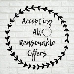 CLOSET CLEAROUT SALE THIS WEEK ONLY. REDUCED ALL PRICES! Make an offer